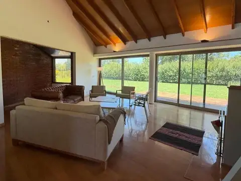 Casa en Alquiler en Mayling Club De Campo, USD 2.500