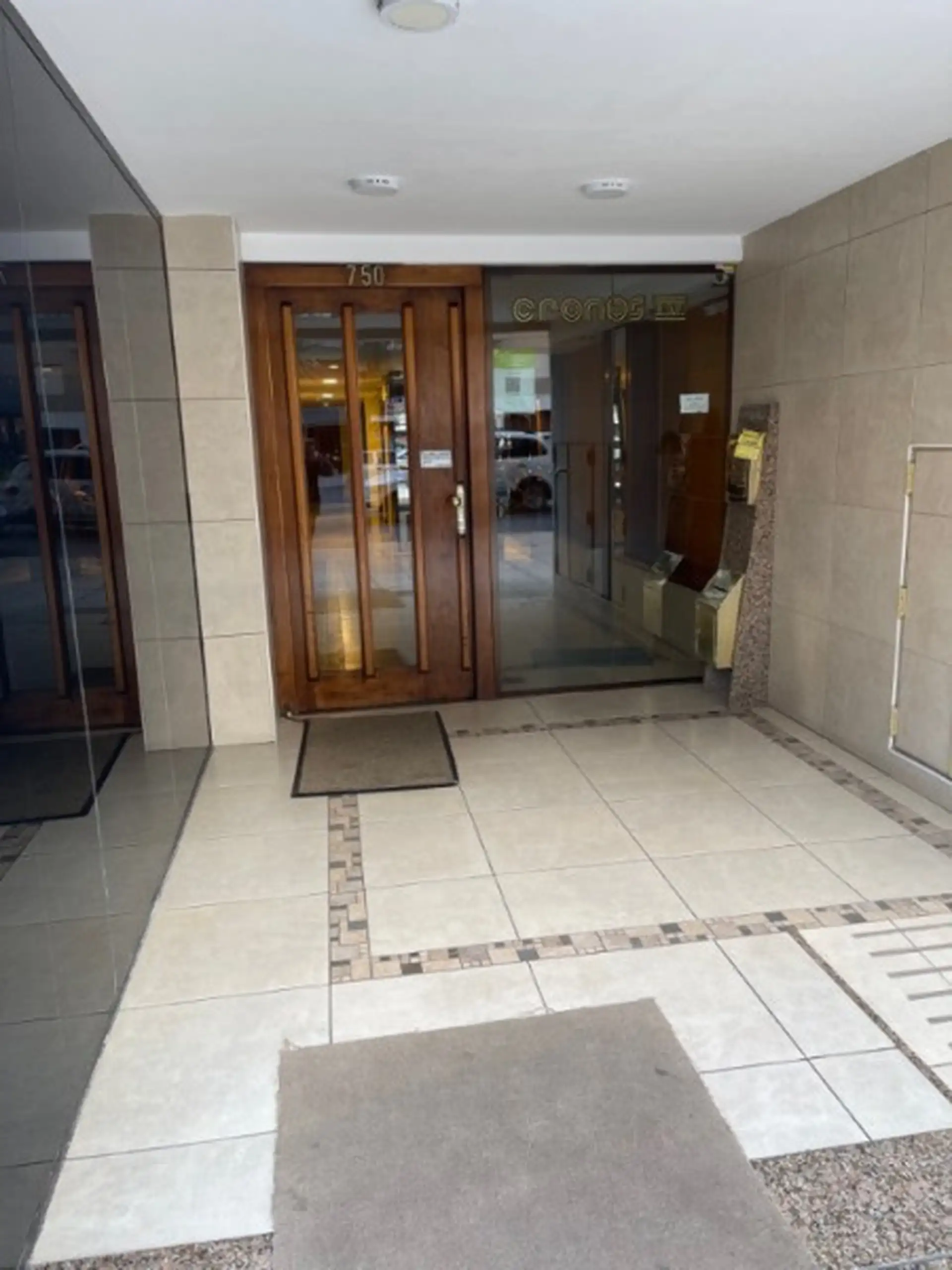 VENTA 3 AMBIENTES- COCHERA- LA PERLA- AV. INDEPENDENCIA 750