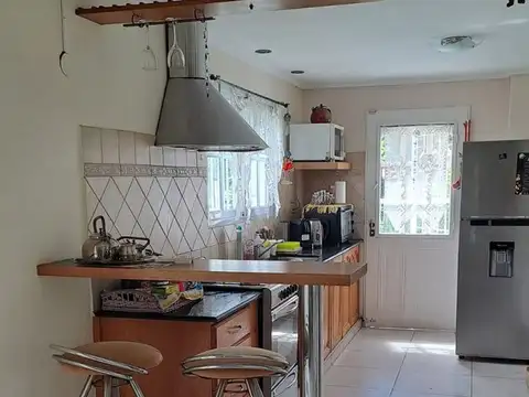 Casa en Alquiler en Villa Elisa, USD 1.400