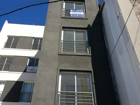 Av. J D Peron 3000