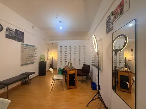 Oficina comercial en balvanera en 1er piso, apto credito