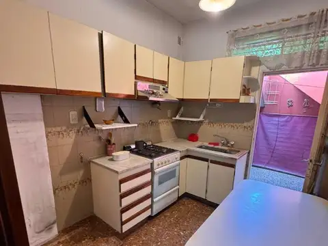 Depto Tipo Casa en Alquiler en Lomas del Mirador, $ 750.000