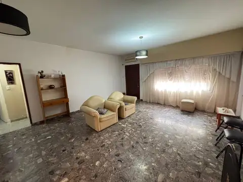 PH tipo casa 3 ambientes con patio