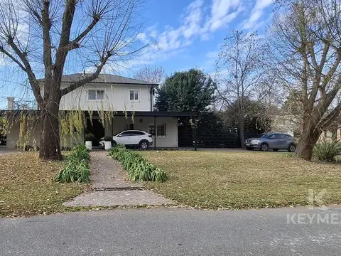 Casa 7 ambientes con 3 baños