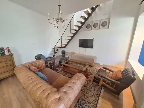 Depto Tipo Casa en Venta de 5 ambientes