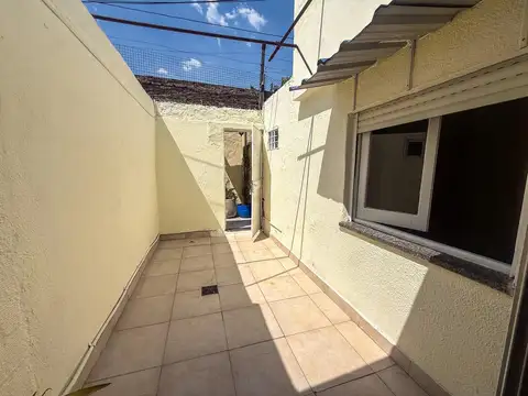 Depto Tipo Casa en Alquiler de 1 dormitorio