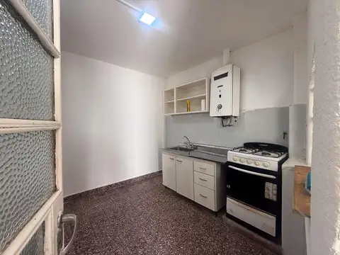 Depto Tipo Casa en Alquiler en Lomas Del Mirador, $ 500.000