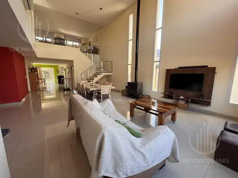 Casa 5 ambientes Barrio Brickland- Martin fierro al 4500