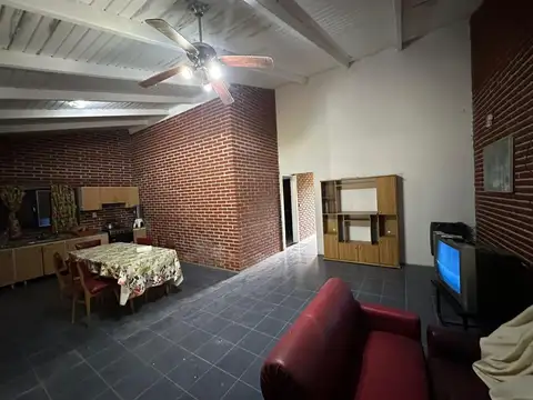 Casa 3 ambientes con 1 baño