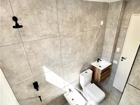 2 Ambiente Al Contrafrente Con Balcón Reciclado a Nuevo