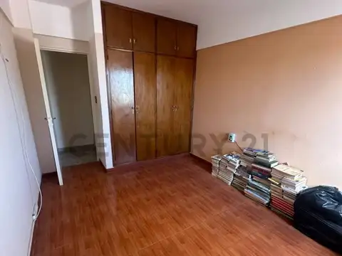 ¡OPORTUNIDAD ÚNICA EN BARRIO SAN MARTÍN! AMPLIO DEPARTAMENTO DE 3 DORMITORIOS CO