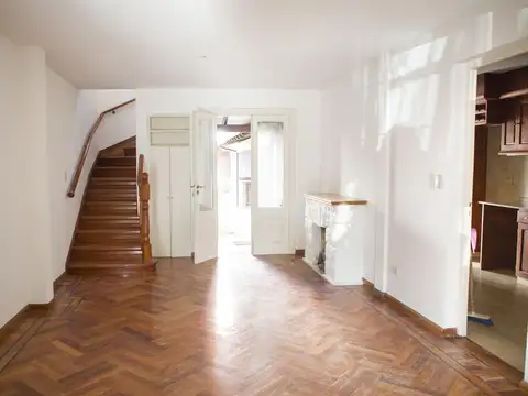 Casa en Alquiler con 1 cochera