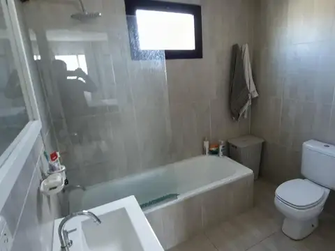 Casa en Venta en Neuquen, USD 260.000