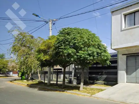 En Venta Casa 3 Dorm | Patio   Quincho Independiente con Potencial Ampliación en Terrazas Neuquén