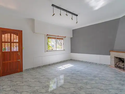 Casa 4 ambientes con 1 baño