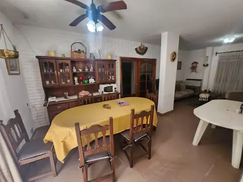 Departamento 4 ambientes con 2 baños