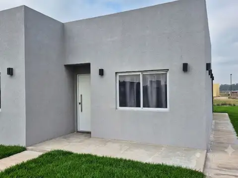 Venta Casa 3 ambientes Barrio Laguna Azul