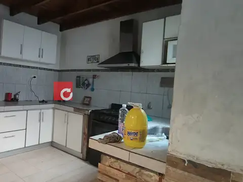 152 Bis E/520 y 521-Galón y casa a refaccionar 100