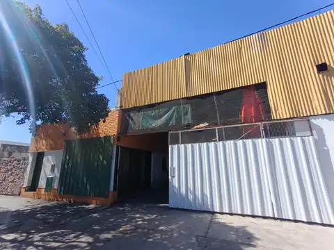 Galpón en Venta en Alto Alberdi, Córdoba