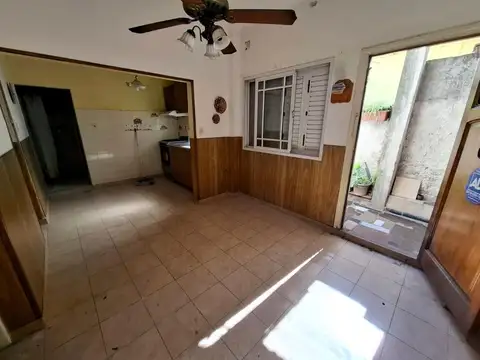 Mariquita Thompson 981 , Piso PB