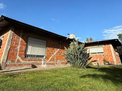 Casa con Gran Jardín en Venta – Villa Morra, Pilar - Las Piedras 600