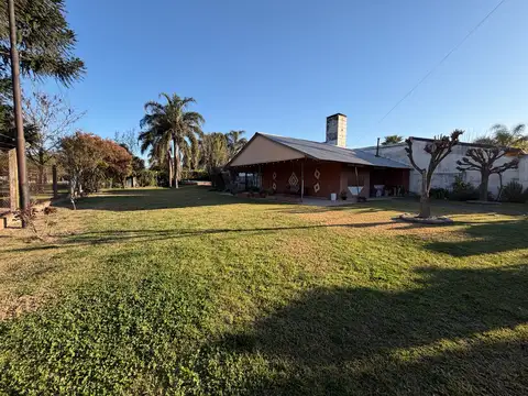 Casa 3 ambientes con 2 baños