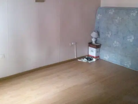 Casa en Alquiler con 2 cocheras