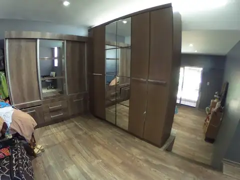 Casa 5 ambientes con 4 baños