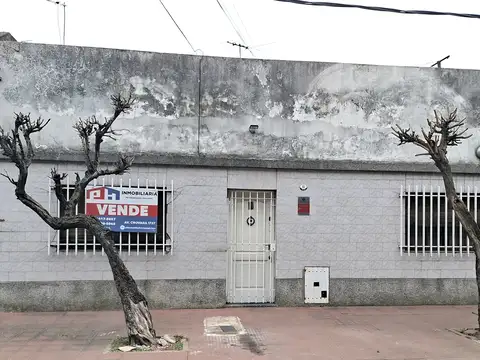 Venta casa de 3 amb (a metros de av.San Martín)