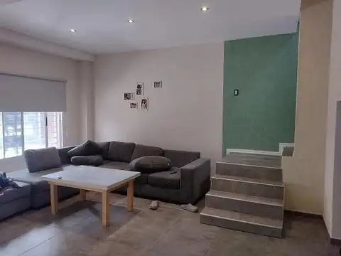 Azopardo Nº376 e/ Av. Espora