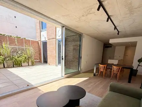 SANTIAGO 676 , Piso 1