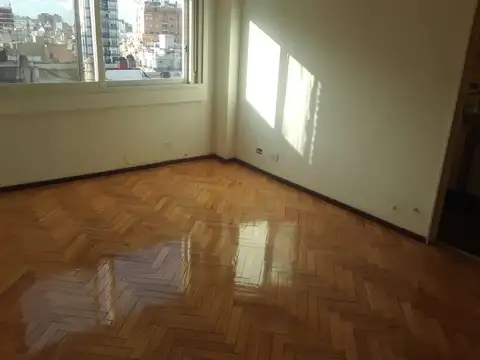 TRES AMBIENTES  AL FRENTE CON BALCON ,LUMINOSO ,VISTA PANORAMICA  SIN MASCOTAS