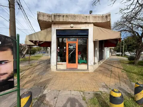 VENTA LOCAL EN PH EN ESQUINA + ESPACIO AÉREO PROPIO – VILLA BOSCH