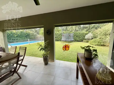 Casa en Venta con 4 cocheras