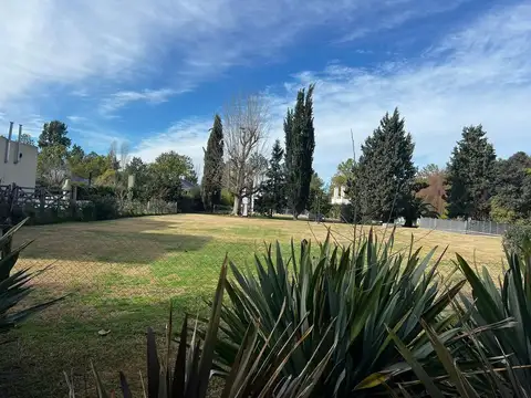 TERRENO - LOTE EN VENTA CLUB DE CAMPO LA TAQUARA