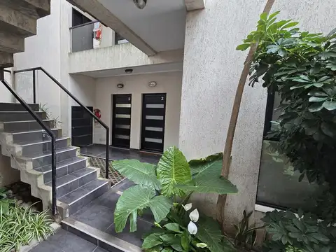 PLANTA BAJA CON PATIO, ESTAR COMEDOR COCINA, BAÑO, DOS DORMITORIOS PLACARES AIRE CALEFACTOR COCINA