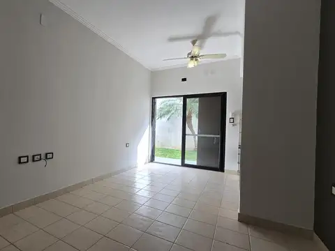PLANTA BAJA CON PATIO, ESTAR COMEDOR COCINA, BAÑO, DOS DORMITORIOS PLACARES AIRE CALEFACTOR COCINA