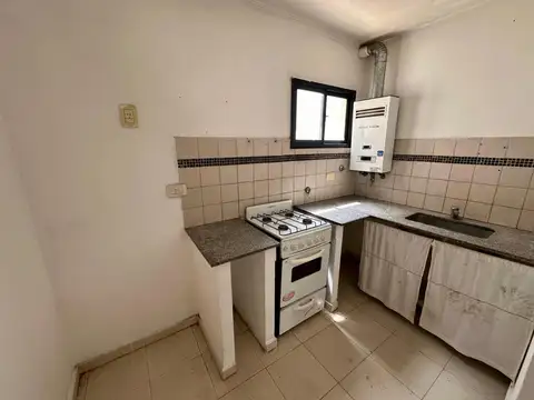 Departamento en Alquiler en Villa Elvira, $ 500.000