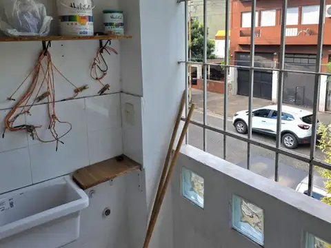 Depto Tipo Casa 2 ambientes con 1 baño
