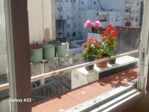 Larrea 1300 , Piso 5