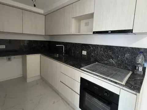 VILLA LURO. CORVALAN 200. SEMI PISO 2 AMB. AL FRENTE DE CATEGORIA CON BALCON
