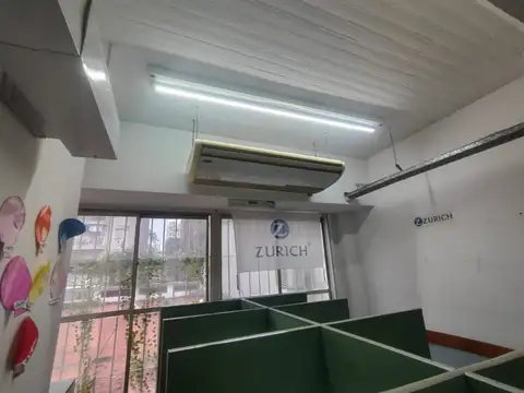 Oficina 4 ambientes con 2 baños