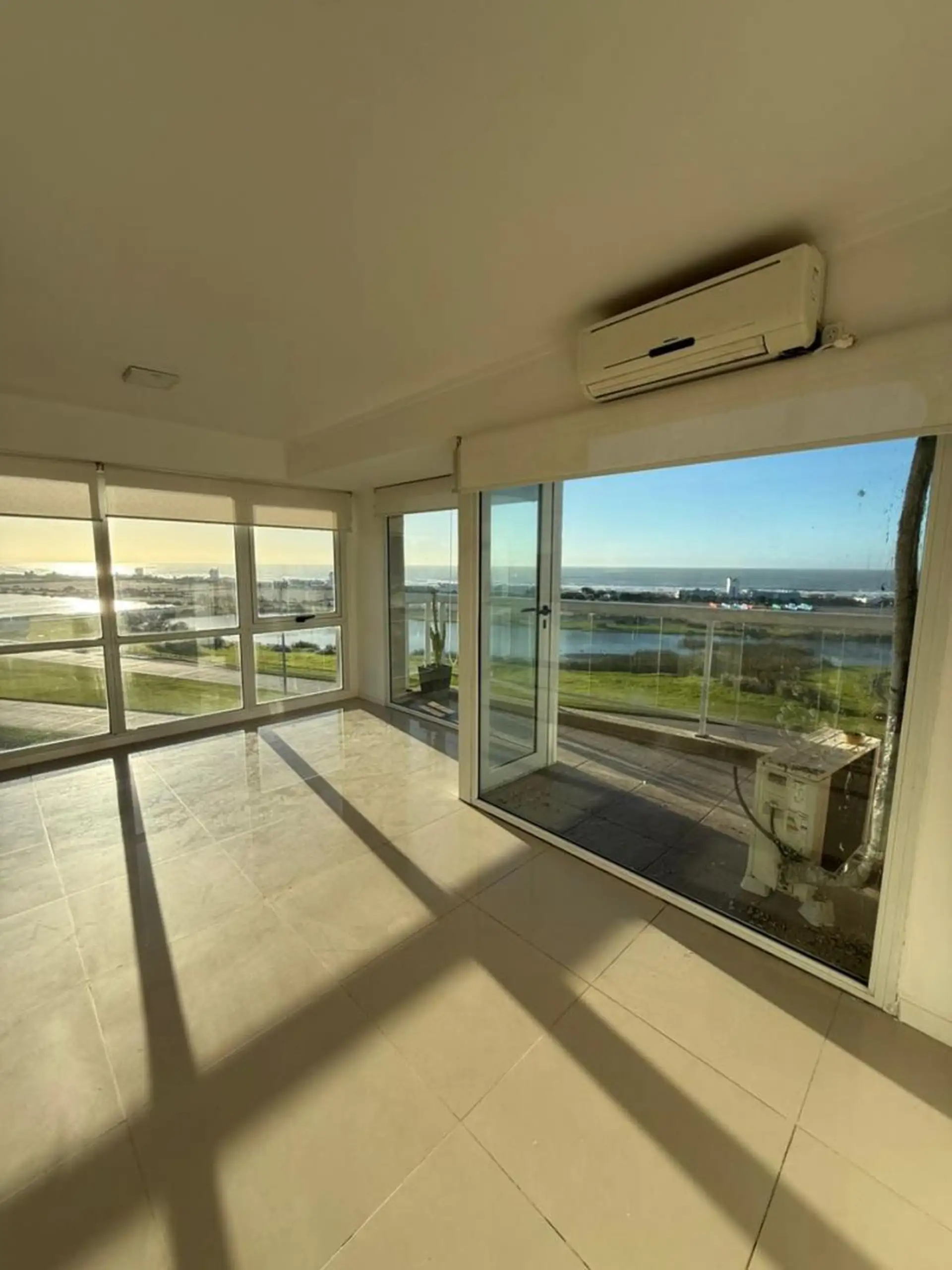 Depto 3 amb, 70m² con cochera y vista panorámica al mar y laguna — Punta Mogotes
