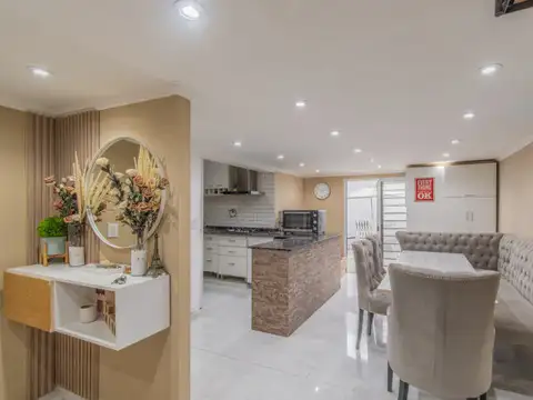 VENTA DE CASA DE 5 AMBIENTES C/PATIO Y TERRAZA EN RAMOS MEJÍA