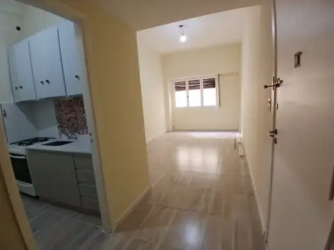 Avenida Montes De Oca 1400, Piso 0