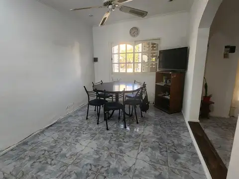 CASA A LA VENTA DE 3 DORMITORIOS EN BARRIO SALADILLO