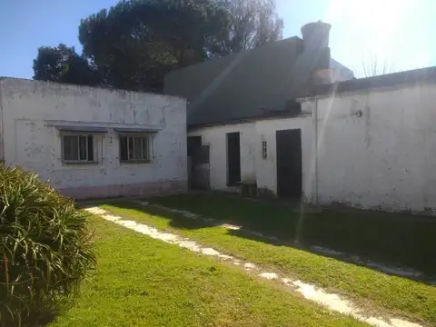 CASA, LOCAL Y GALPÓN A RECICLAR EN RANELAGH U$S 99.000