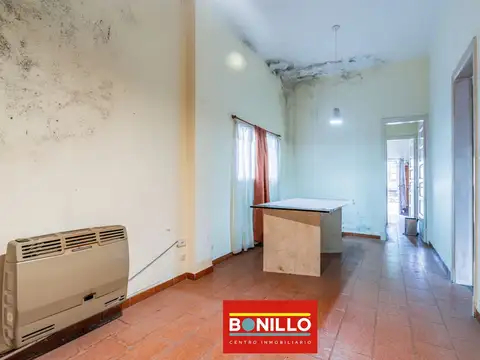 OPORTUNIDAD A REFACCIONAR Casa 4 Ambientes en Agronomía