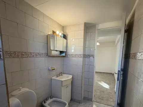 PREFECTURA NAVAL 800, Piso 1