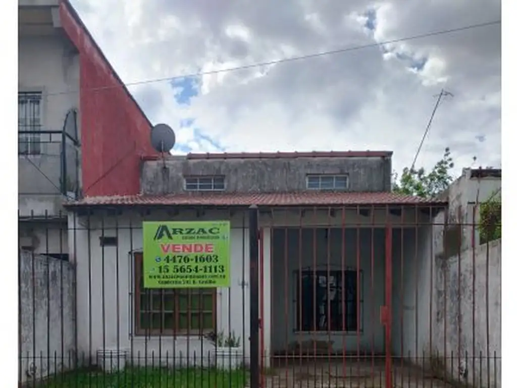 Beazley 449 , Piso 0